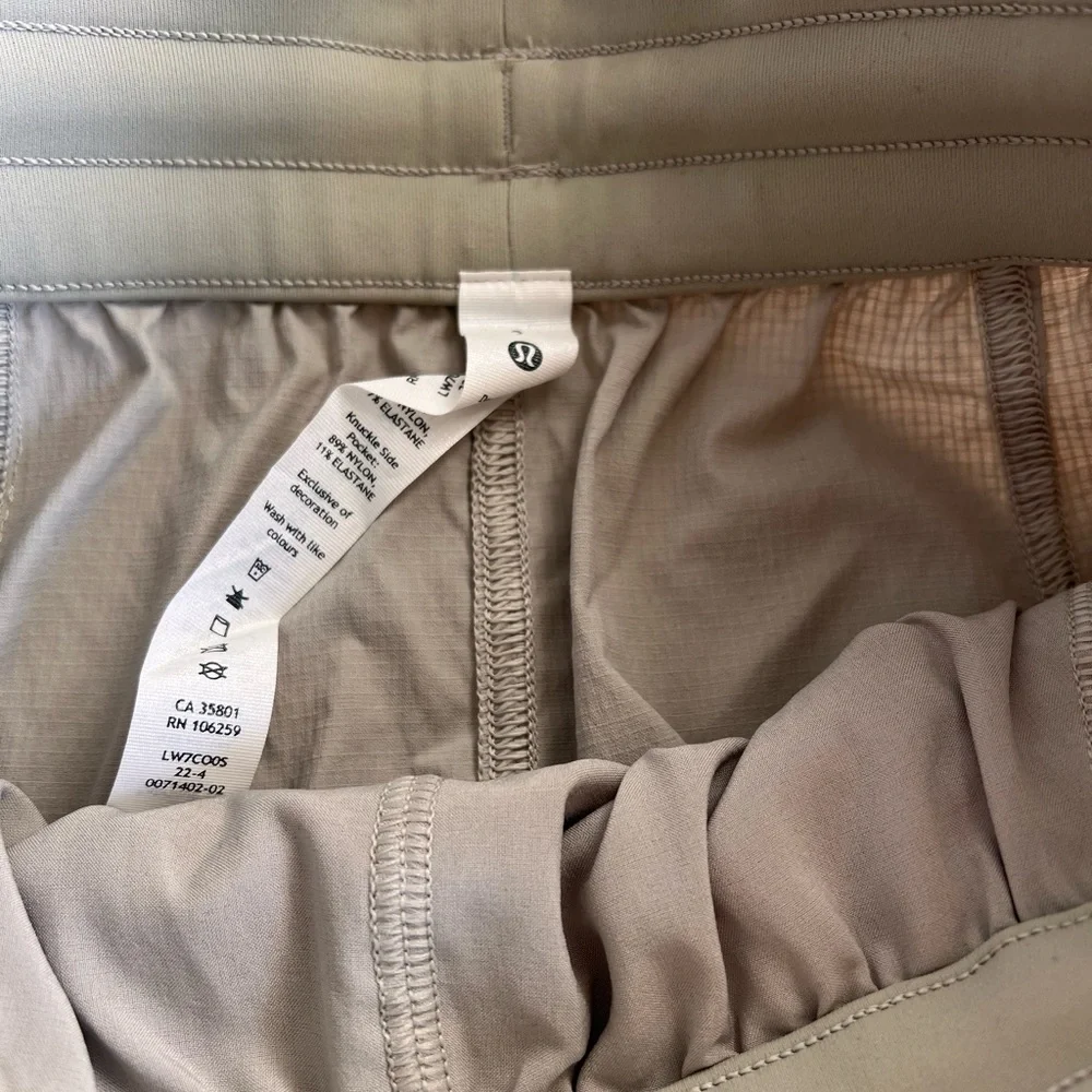 NWOT Lululemon Beige Patterned Drawstring Shorts - Picture 8 of 8